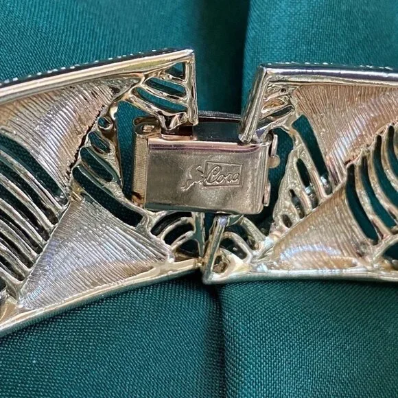 Coro Pegasus Art Deco Brushed Gold Tone Bracelet - Picture 4 of 8